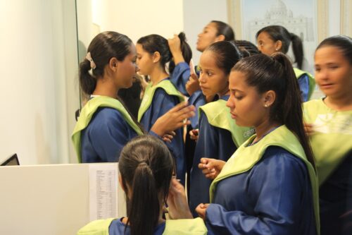 Apresentação do Coral ILBJ na inauguração da CeliMallDecor