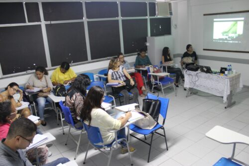 Psicossocial apresenta seu trabalho para alunos de psicologia da Faculdade Estácio